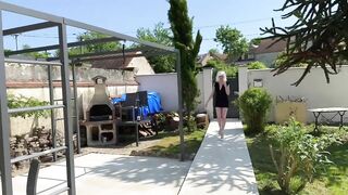 MA SALOPE DE COPINE ME PRETE A SON CHERI