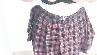 Mi hermanastra latina tiene 18 años y quiere hacer porno