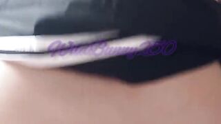 Mi padrastro me folla en mi uniforme de colegiala ???? Se viene en mi el desgraciado!