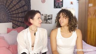 Ersties - Flora fickt ihr BDSM-Kätzchen July mit Strap-on im Doggy Style