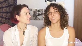 Ersties - Flora fickt ihr BDSM-Kätzchen July mit Strap-on im Doggy Style