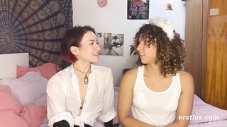 Ersties - Flora fickt ihr BDSM-Kätzchen July mit Strap-on im Doggy Style