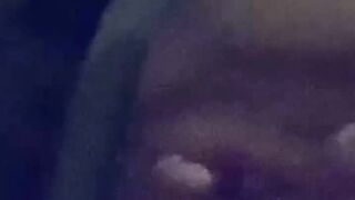 Masturbandome sacandome los jugos