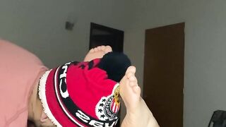 Mi vecina está cachonda, le gusta que le chupe todo, se viene a chorros