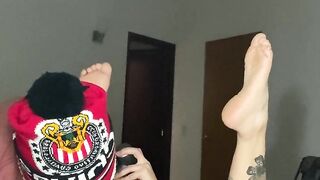 Mi vecina está cachonda, le gusta que le chupe todo, se viene a chorros