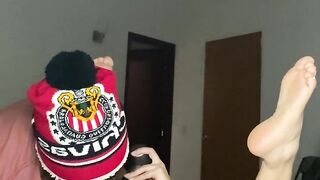 Mi vecina está cachonda, le gusta que le chupe todo, se viene a chorros