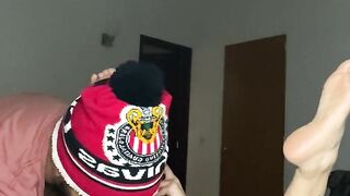 Mi vecina está cachonda, le gusta que le chupe todo, se viene a chorros