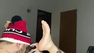 Mi vecina está cachonda, le gusta que le chupe todo, se viene a chorros