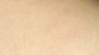 Dando sem camisinha pro amigo do meu marido enquanto ele fui no mercado