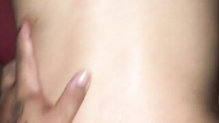 Dando sem camisinha pro amigo do meu marido enquanto ele fui no mercado