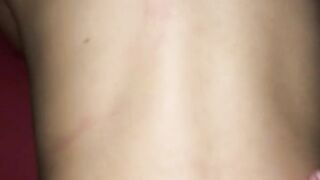 Dando sem camisinha pro amigo do meu marido enquanto ele fui no mercado