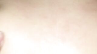 Dando sem camisinha pro amigo do meu marido enquanto ele fui no mercado