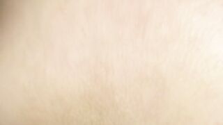 Dando sem camisinha pro amigo do meu marido enquanto ele fui no mercado