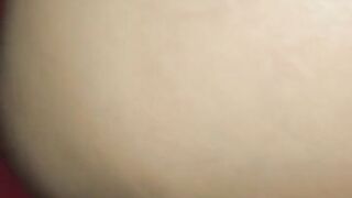 Dando sem camisinha pro amigo do meu marido enquanto ele fui no mercado