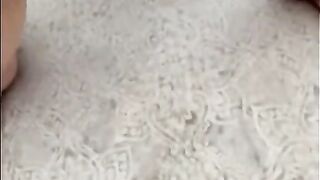 Gran corrida, video casero amateur , colombiana me la pone muy dura y grande