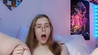 Watch me try to fit this big dildo in my tight pussy