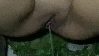 Tinkle Tinkle Girl has to pee