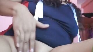 cachonda sola en casa