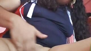 cachonda sola en casa