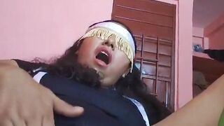 cachonda sola en casa