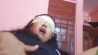 cachonda sola en casa