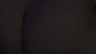 فتاة مثيرة تمارس الجنس العاطفي مع امرأة في المنزل