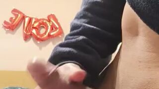 Chico masturbándose ricoo ????????