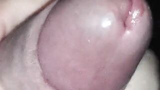 Огромная красная сочная залупа скоро зальётся спермой!