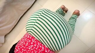 Huge Booty Saudi Beautiful Stepmom Stuck Under Bed & Want Anal Fuck From Stepson When She Clean Room