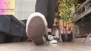 67 Giantess Crams Size 16 Feet in Size 14 Converse